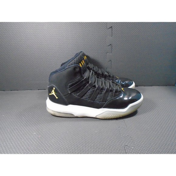 jordan max aura grey size 7